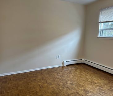 For Lease - 7 Mohawk Avenue Unit# 2, Mississauga, Ontario - Photo 5