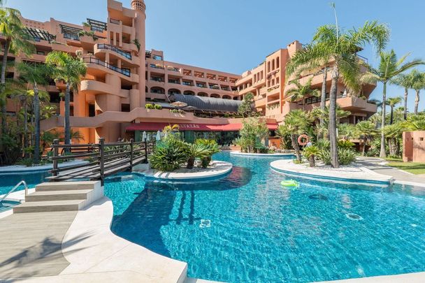 Apartment for rent in Estepona - Photo 1