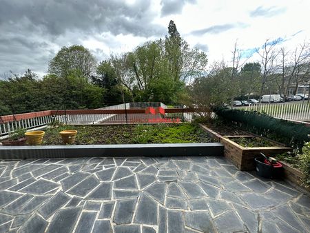 Location Appartement 4 pièces 94m² - Photo 2