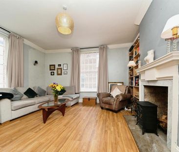 4 bedroom terraced house to rent - Photo 1