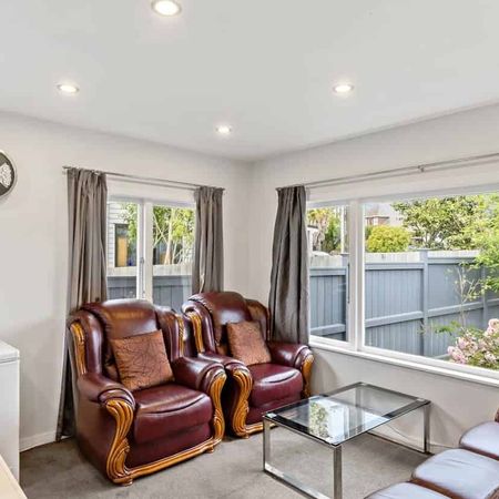 This beautifully presented 4-bedroom house at Mt Wellington - Photo 3