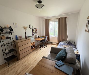 (NDG) Grand 5 1/2 ,3 Chambres Fermées - Photo 1