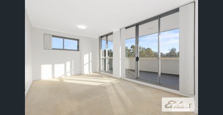 Modern Apartment with View - Photo 2