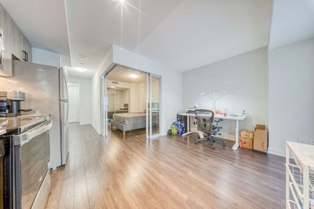 For Lease - 20 Meadowglen Place Unit# 727, Toronto, Ontario - Photo 4