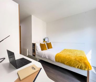 1 bedroom in a flat share to rent - Photo 4