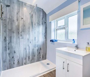 A Well Designed Property Room 3 - Oak - Photo 3