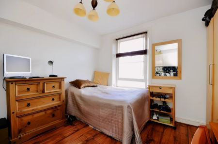 Studio, Flat 64, 22 - Photo 5