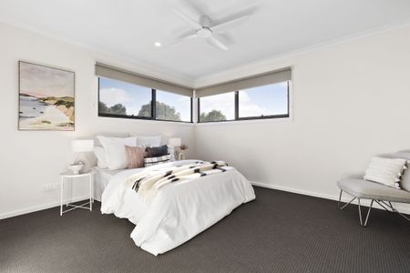 Air- conditioned Main Bedroom Park fronted 4 bedroom Masterpiece - Photo 5