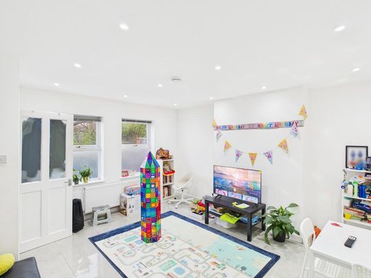 3 bedroom terraced house to rent - Photo 1