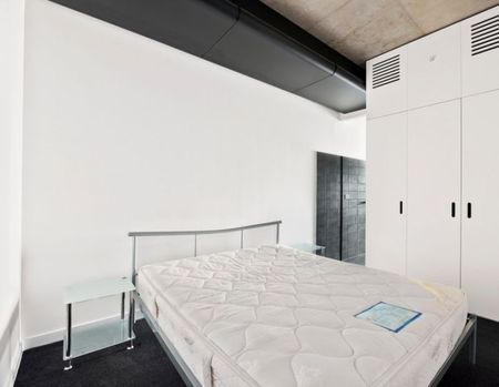 Fully furnished in great location - Photo 5