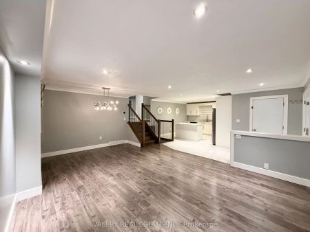 17 Beechbank Crescent S #Main - Photo 2