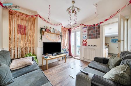 4 bedroom terraced house to rent - Photo 2