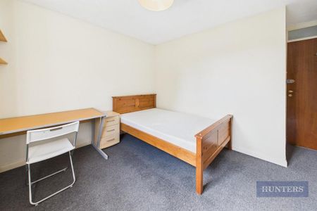 4 bedroom terraced house to rent - Photo 4