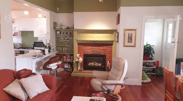 Warm, Character-Filled 2-Bedroom Unit in Prime City Location - Photo 1