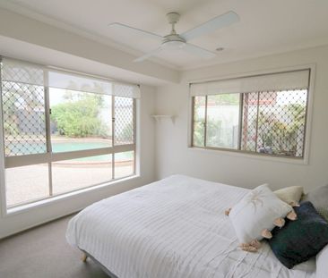 Gorgeous Family Home with Pool - Photo 4