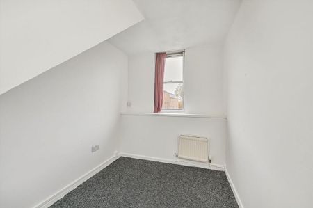 4 bedroom terraced house to rent - Photo 2