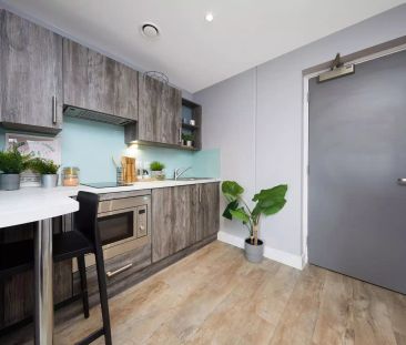 Large Studio Plus - Photo 6