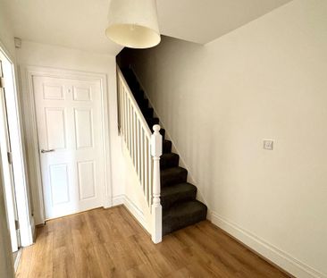 4 bedroom semi-detached house to rent - Photo 3