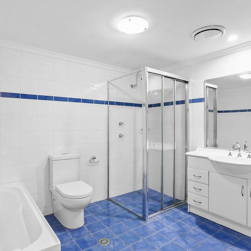 TWO BEDROOM UNIT IN PRIME LOCATION - Photo 1