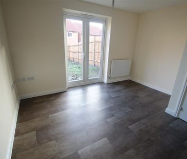 2 bedroom semi-detached house to rent - Photo 5