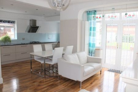 Salisbury Avenue, West Kirby - Photo 4