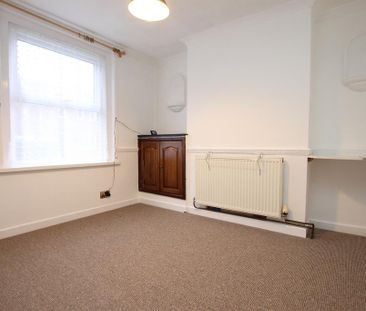 2 bedroom end of terrace house to rent - Photo 1
