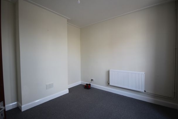 Cross Street, Kettering, Northants, NN16 - Photo 1