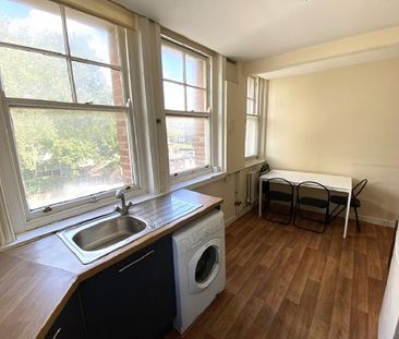 4 bedroom flat to rent - Photo 5