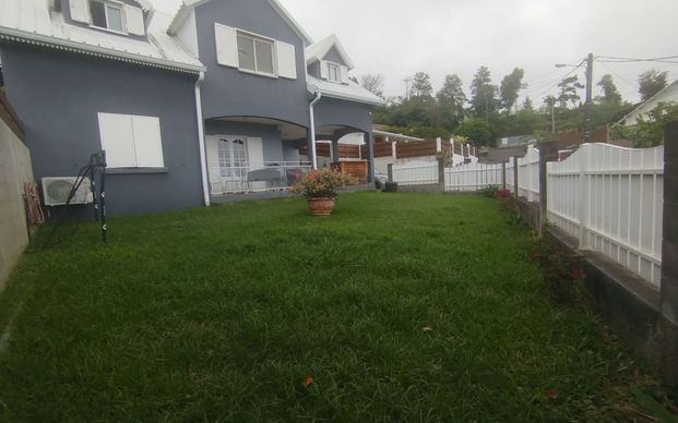 Maison à louer 5 pièces • Saint-Denis - Photo 1