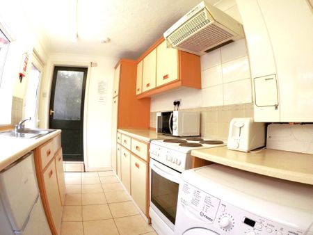 177 Winn Street, Lincoln, Lincolnshire, LN2 5EW, United Kingdom - Photo 2