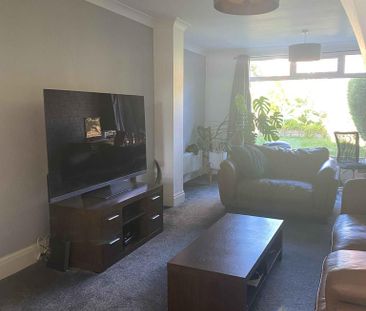 3 bedroom semi-detached house to rent - Photo 2