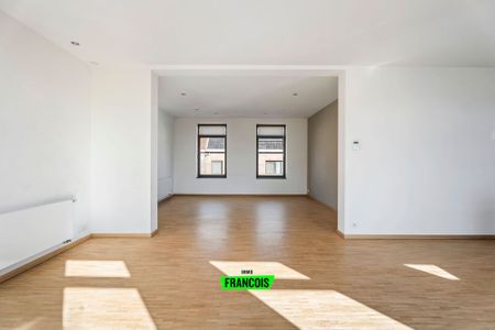 Gerenoveerd duplex appartement met 3 slaapkamers en tuin in het centrum van Zonnebeke - Photo 3