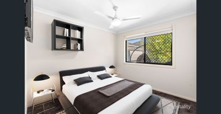 RENOVATED MODERN DUPLEX HOME IN EXCELLENT LOCATION - Photo 4