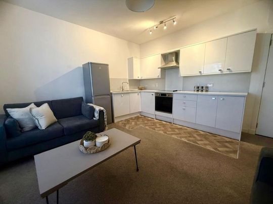 3 bedroom flat to rent - Photo 1