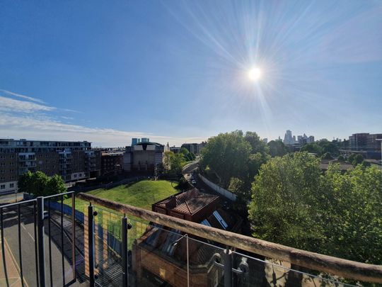 2 Bedroom 2 Bathroom Apartment to Let in Limehouse Metres Away from Limehouse DLR in Dockside Development! - Photo 1