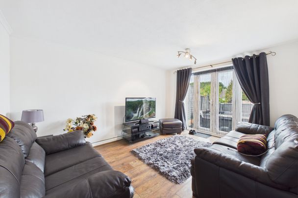 2 bedroom Maisonette in Chilham Close, Camberley - Photo 1