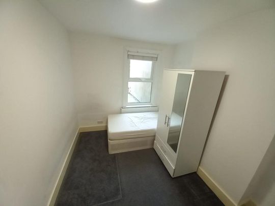 4 bedroom detached house to rent - Photo 1