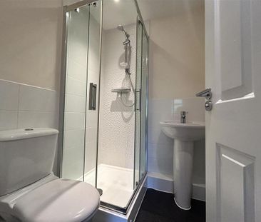 2 bedroom flat to rent - Photo 6