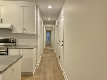 Métro Frontenac : condo 3 chambres de construction récente offert en location avec électroménagers inclus! - Photo 3