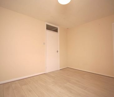 1 bed First Floor Flat for rent - Photo 5
