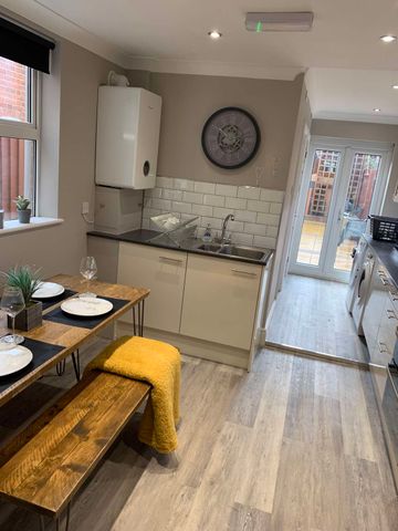 8 Oxford Road Room 2 - Photo 5