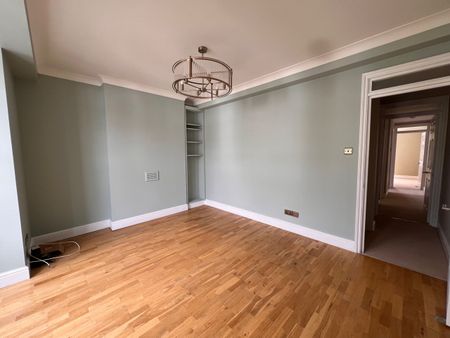 2 Bed Flat, Florence Road, W4 - Photo 2