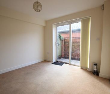 2 bedroom semi-detached house to rent - Photo 3