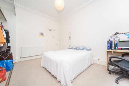 4 Bed Flat, Hope Park Crescent, EH8 - Photo 4