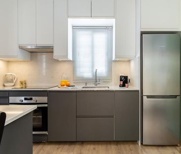 1-Bedroom Penthouse in the Trendy El Raval Neighbourhood - Photo 2