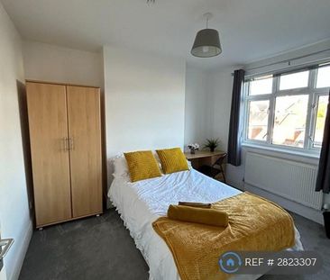 1 bedroom in a house share to rent - Photo 4