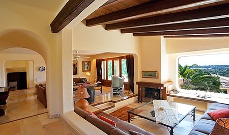 Mediterranean Style Villa with Panoramic Sea and Golf Views located in Bendinat - Photo 4