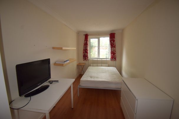 4 bed terraced house to rent in Devonshire Street, Norwich, NR2 - Photo 1