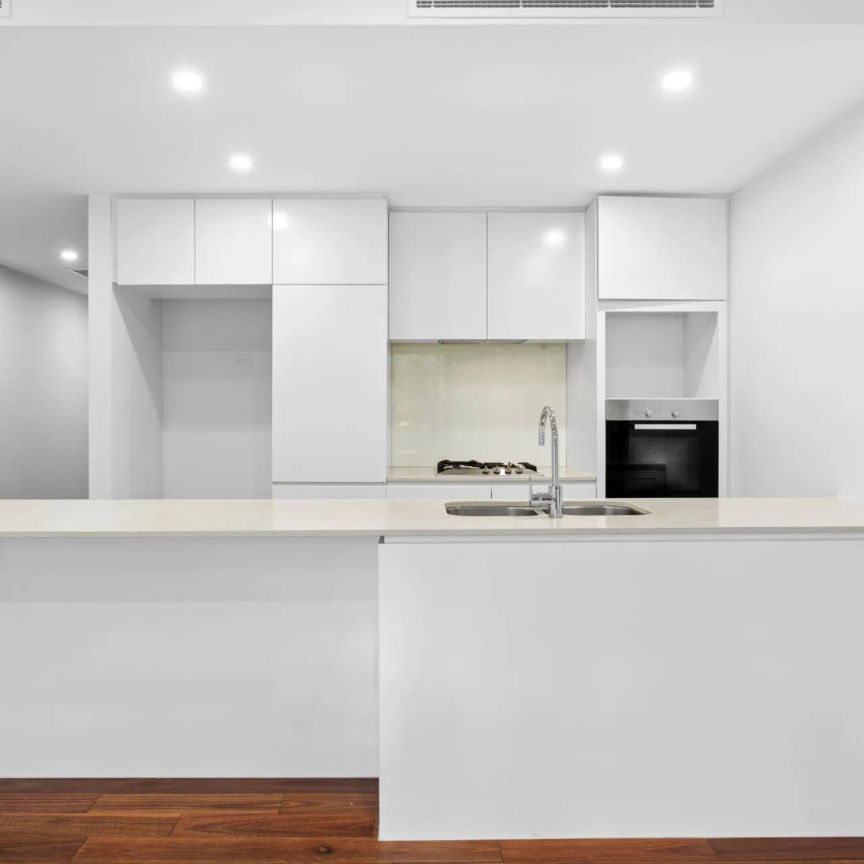 OVERSIZED ONE BEDROOM UNIT IN FORREST - Photo 1