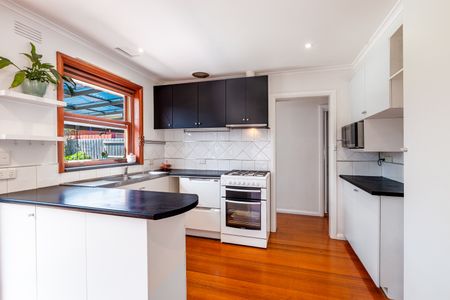 408 Chesterville Road, Bentleigh East VIC 3165 - House For Rent | Domain - Photo 2